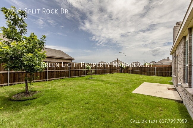 Building Photo - 7908 Split Rock Dr