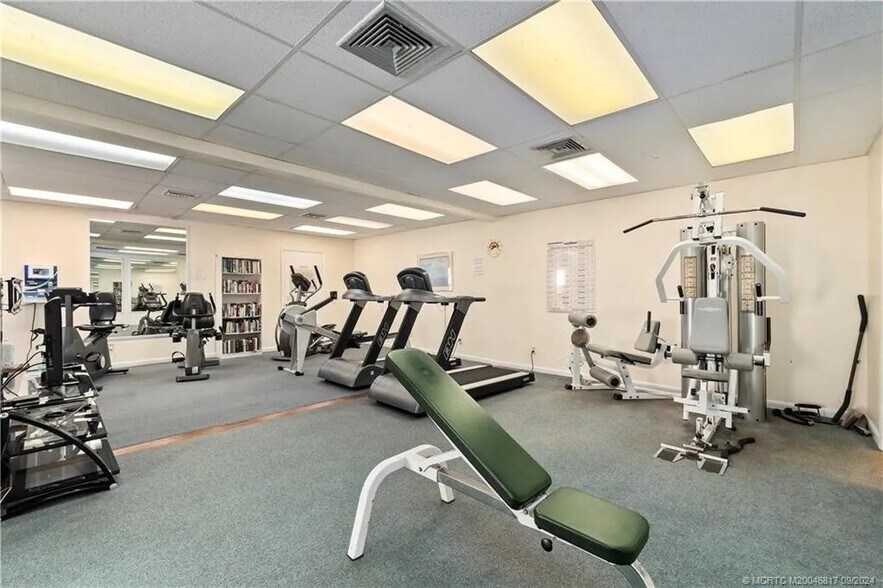 Fitness area - 175 SE Saint Lucie Blvd
