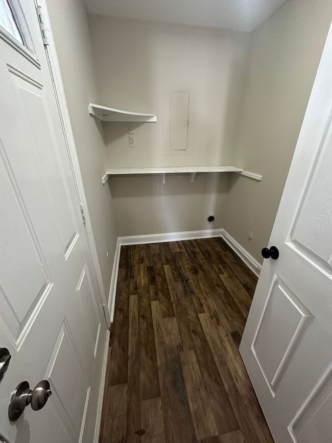 Building Photo - 3 Bed Large Townhome in West Ashley!