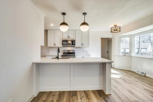 Building Photo - 6503 E 16th St N