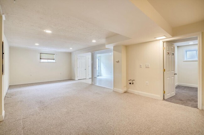 Building Photo - 11200 Powder Horn Dr