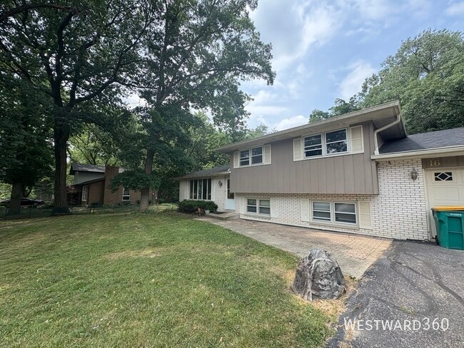 Primary Photo - 16 Longwood Dr
