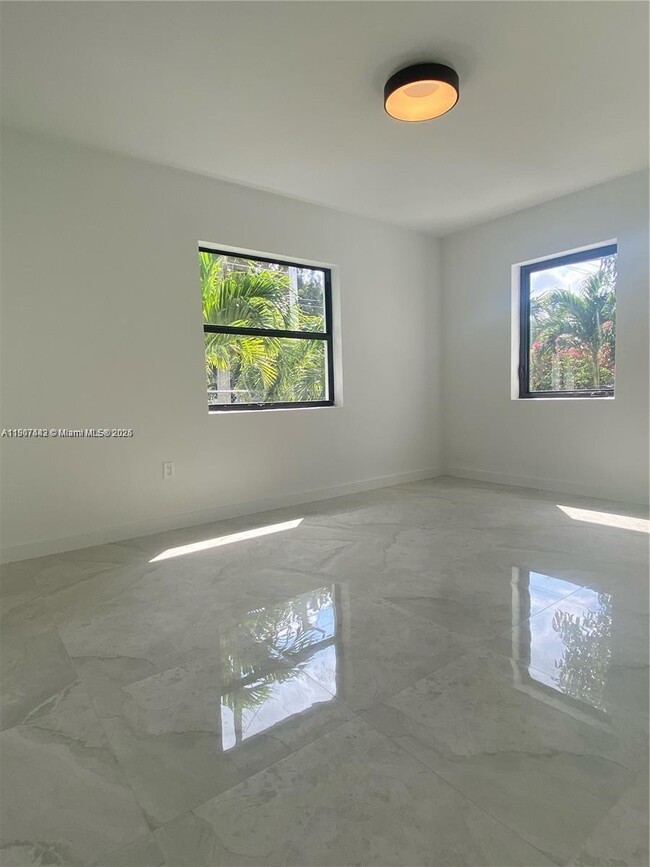 Building Photo - 4992 NW 18th Ave