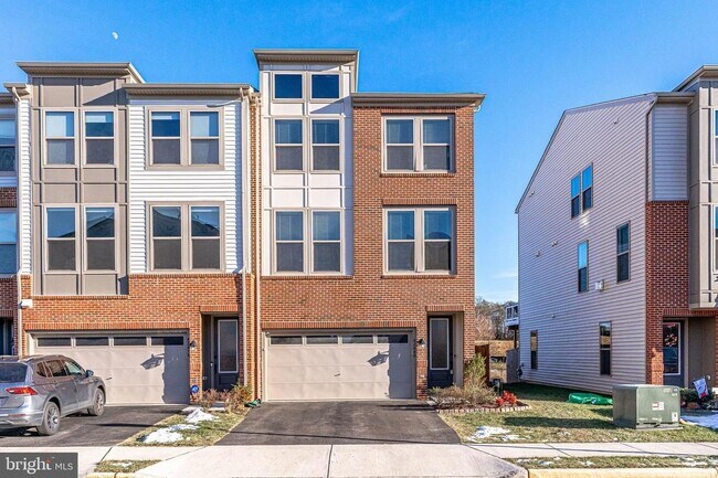 Building Photo - 42440 Dogwood Glen Square