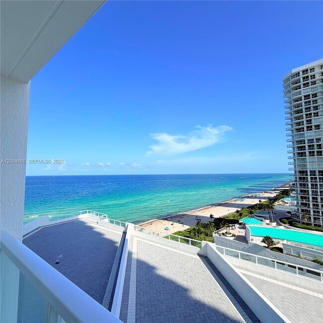Building Photo - 16699 Collins Ave