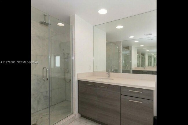 Building Photo - 421 Meridian Ave