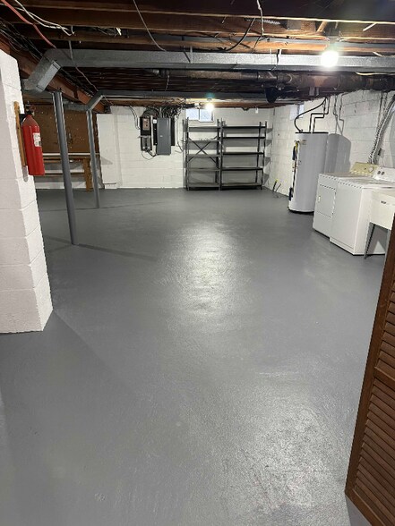 Building Photo - 1090 Wilson Ave