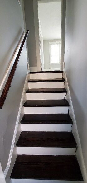 Building Photo - 2950 Kling Ave