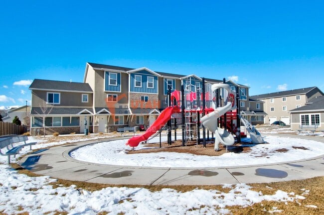 Building Photo - 8172 Broken Spoke Ln