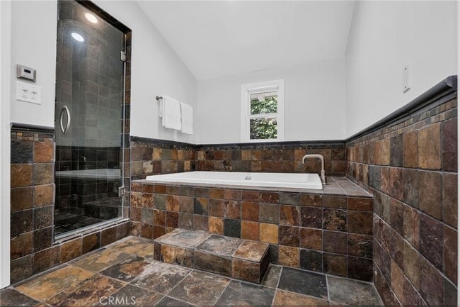 Building Photo - 2417 Sunnyside Ridge Rd