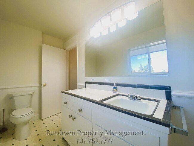 Building Photo - 77 Sunny Hill Dr