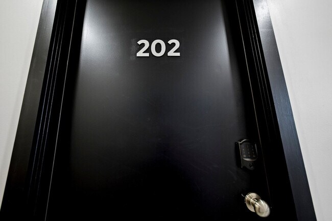 Building Photo - 89 Cottage St