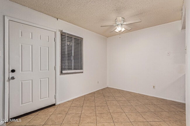 Building Photo - 5044 N 40th Ave