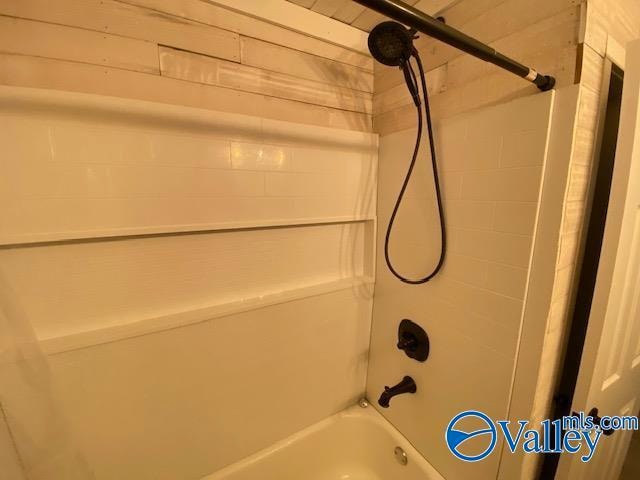 Building Photo - 1236 Oshaughnessy Ave NE