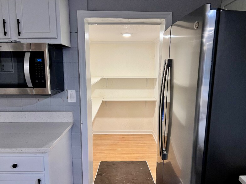 Building Photo - 4900 Grand Ave