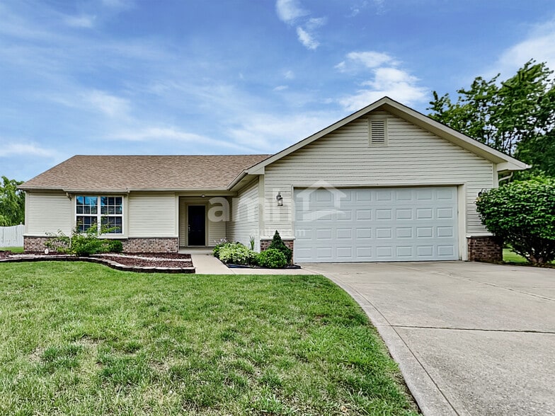 Primary Photo - 408 N Shore Ct