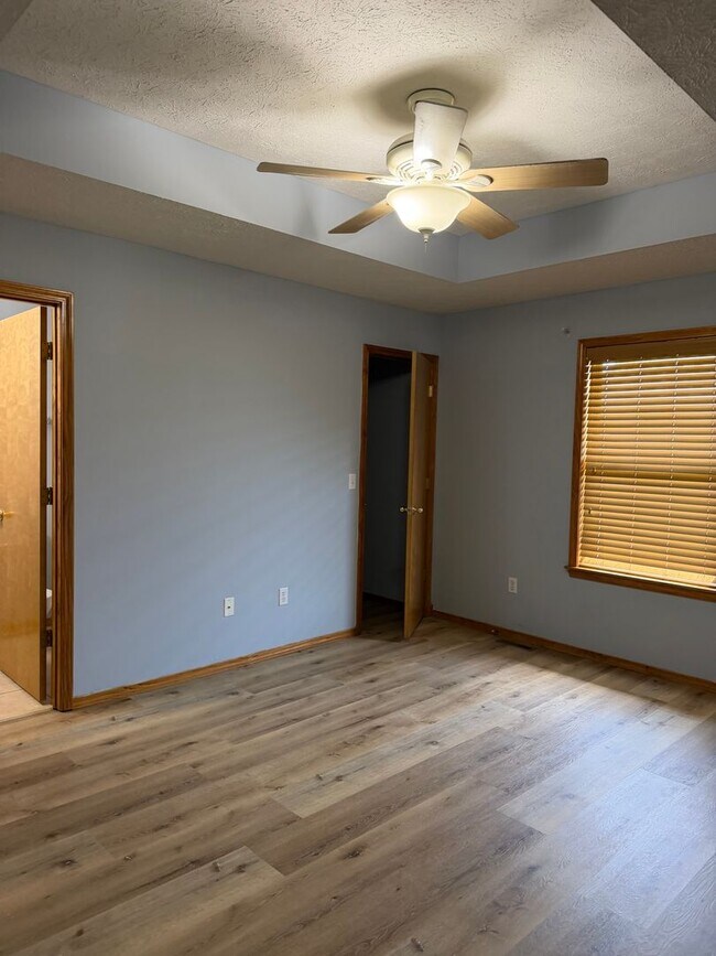 Building Photo - 307 E Pintail Dr
