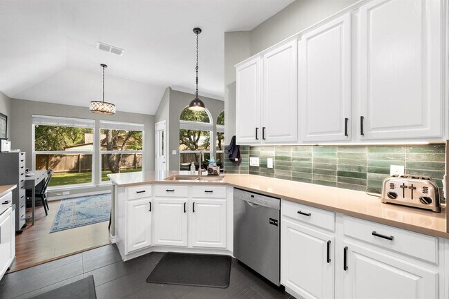 Building Photo - 8716 Bobcat Dr