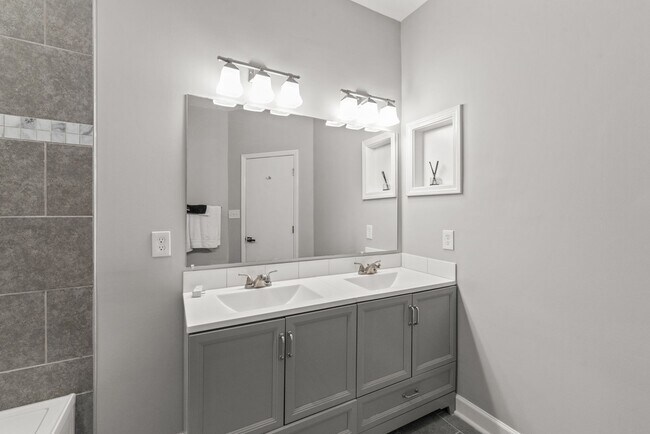 Building Photo - Beautifully Remodeled 4BR Ranch in Matthews