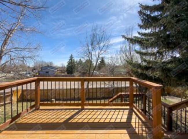 Building Photo - 4-bedroom Home For Rent