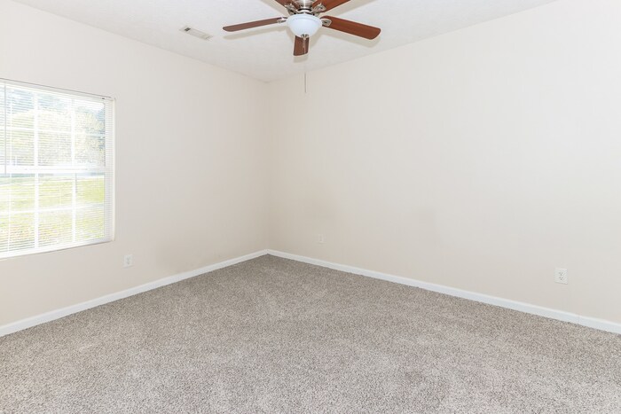 Building Photo - 304 Draba Ln