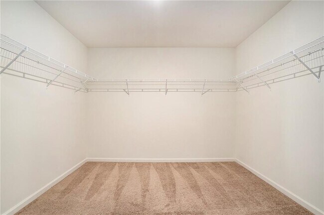 Building Photo - 10 Nordette Ln