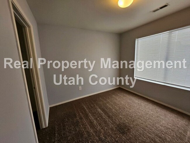 Building Photo - Spanish Fork Home