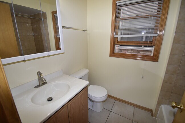 Building Photo - 2729 W 37th Pl