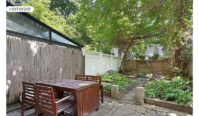 Primary Photo - 761 Union St