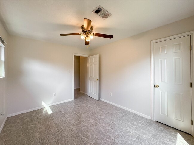 Building Photo - 506 Avondale Ln
