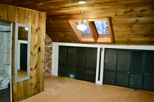 Building Photo - 224 E Main St