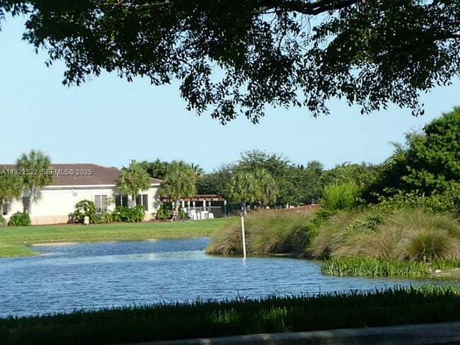 Building Photo - 2494 Centergate Dr