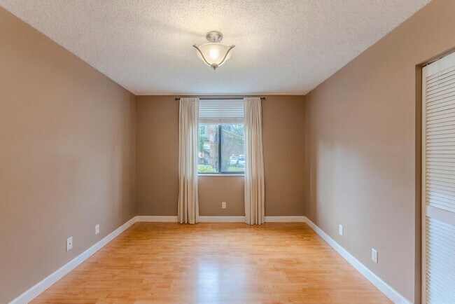 Building Photo - 10527 NW 10th St