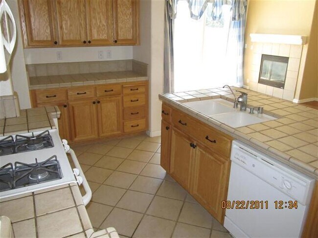 Building Photo - Great Home!