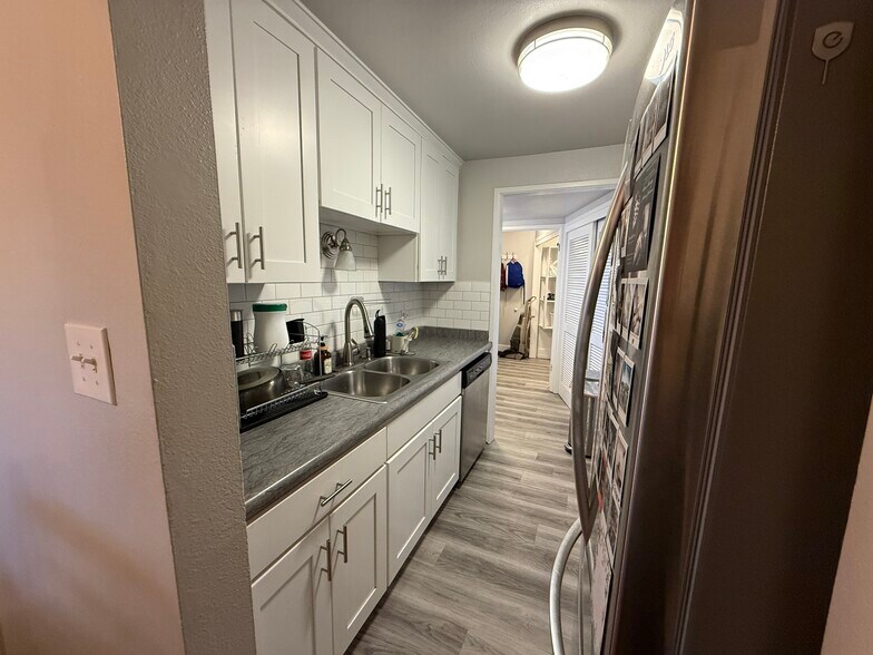 Building Photo - 4169 S Village Ln