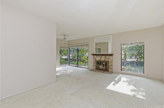 Building Photo - 1364 Orchard Cir