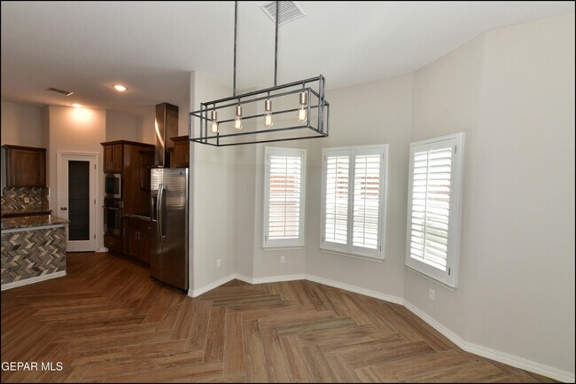 Building Photo - 6933 Copper Town Dr