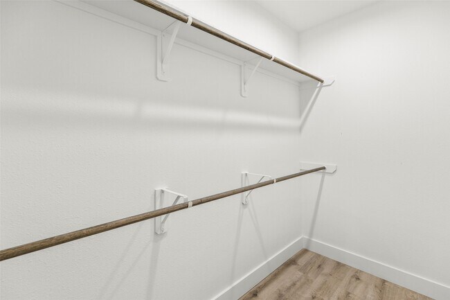 Building Photo - 2202 Wavell St