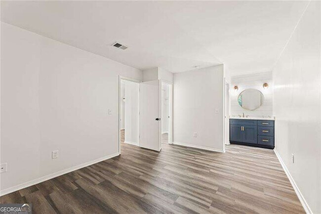 Building Photo - 521 Warm Springs Cir