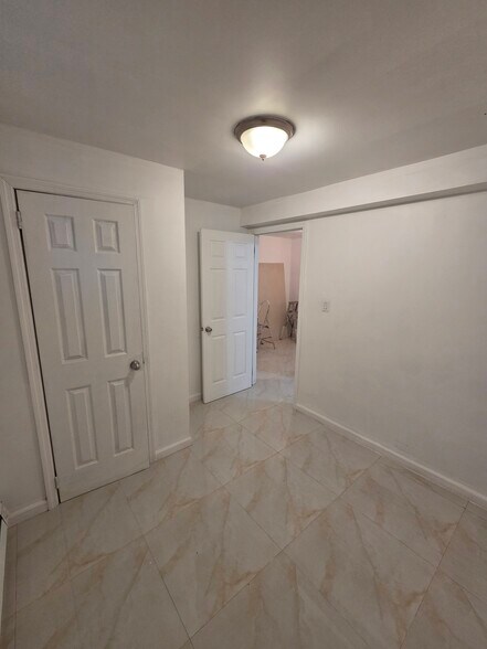 Building Photo - 3117 99th St