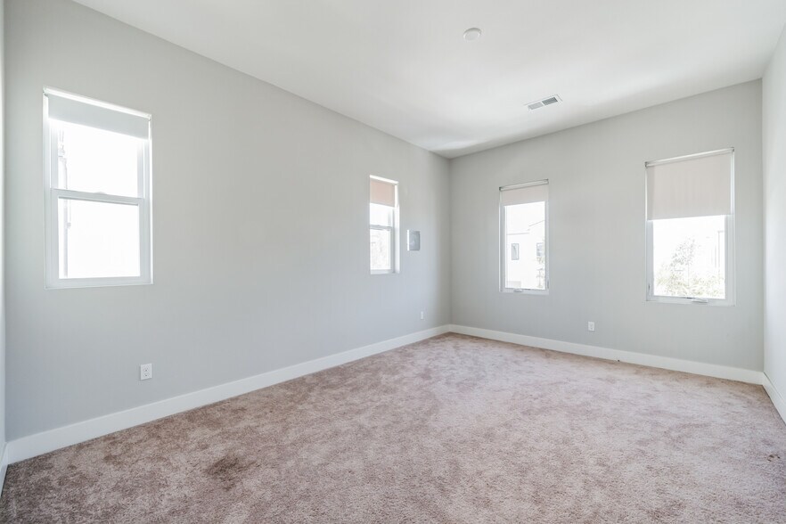 Building Photo - 5315 Morning Sage Way