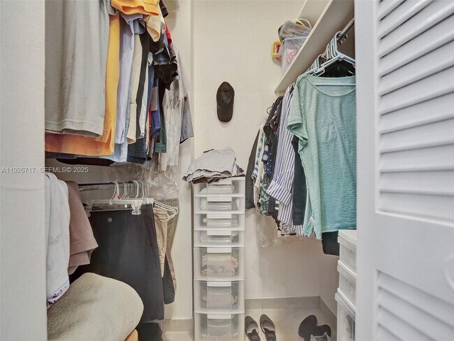 Building Photo - 1980 S Ocean Dr