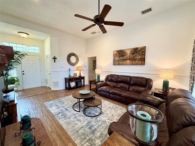 Building Photo - 1658 Glenmore Dr