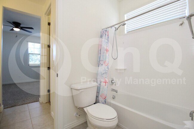 Building Photo - 4247 E Comstock Dr