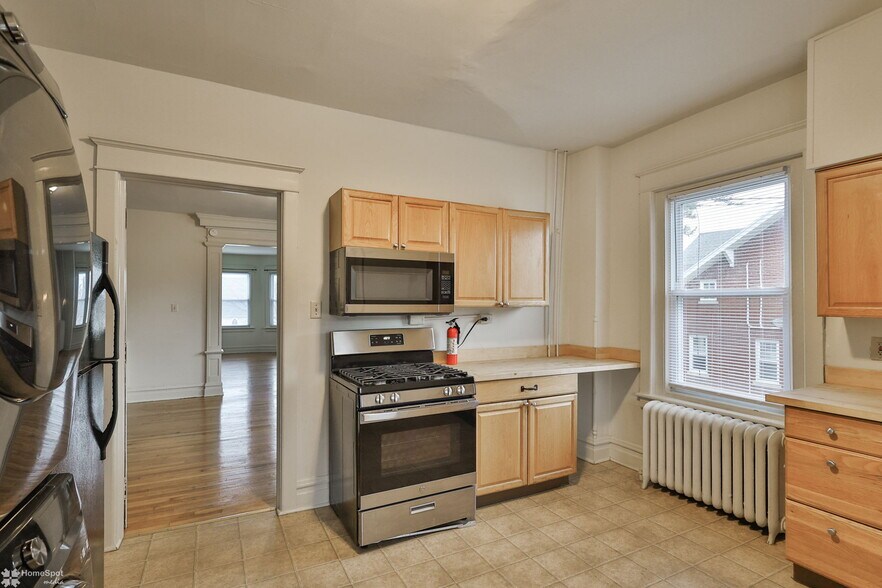 Building Photo - 1629 W Broad St