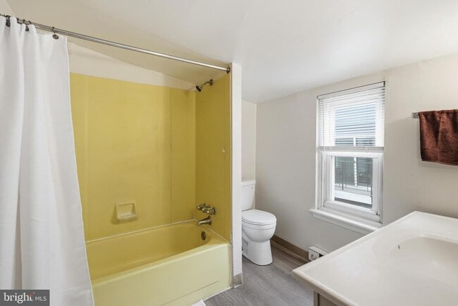 Building Photo - 430 Cross St