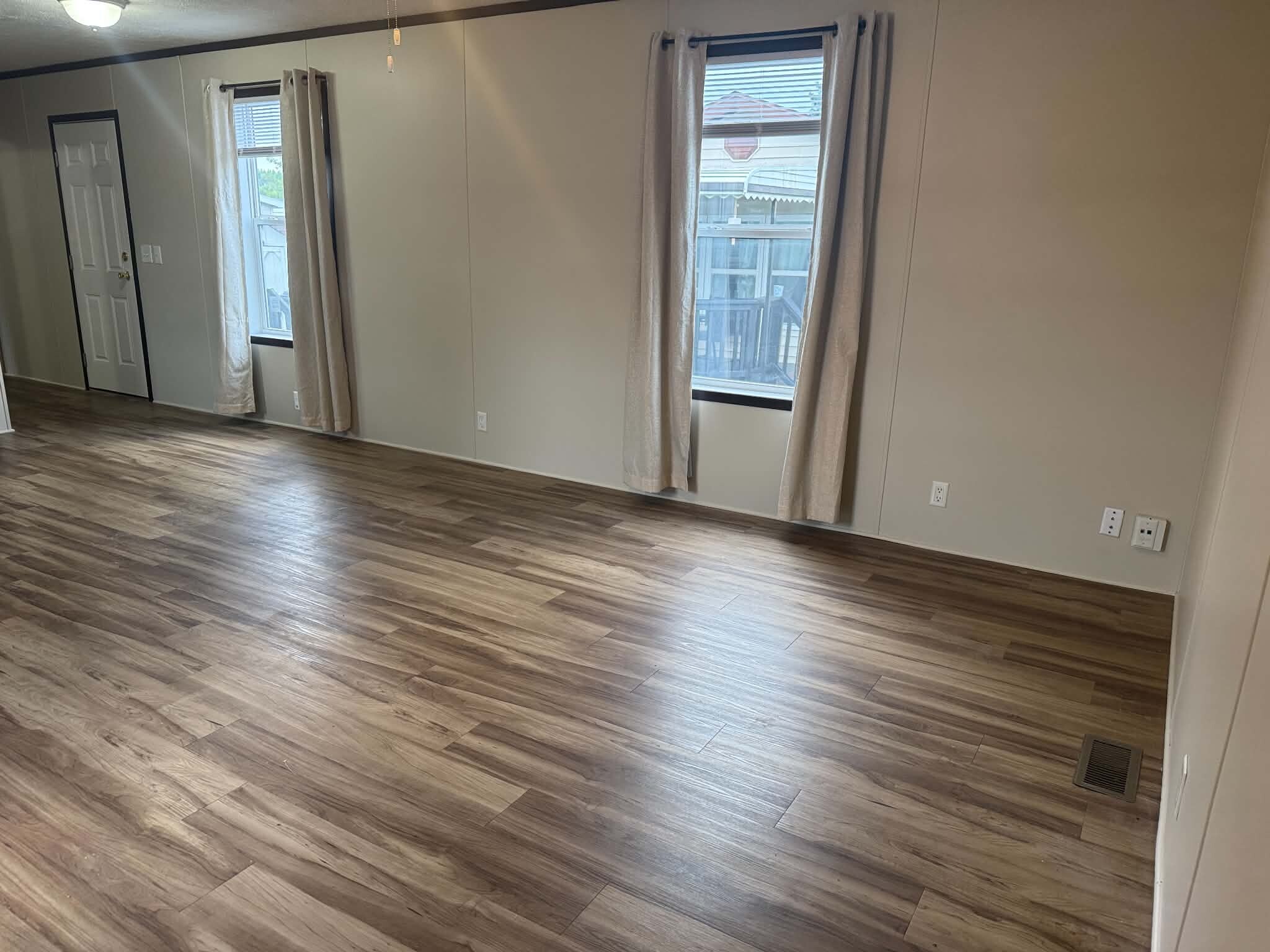 Building Photo - 48596 Leafdale Ct