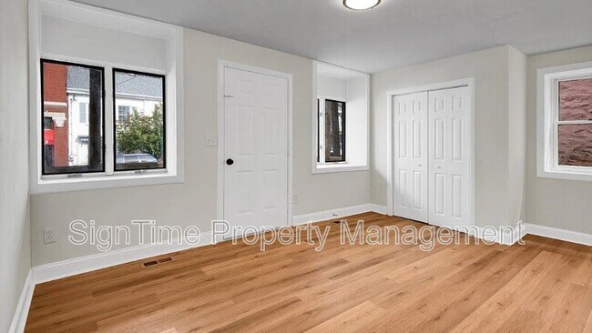 Building Photo - 12 S Main St