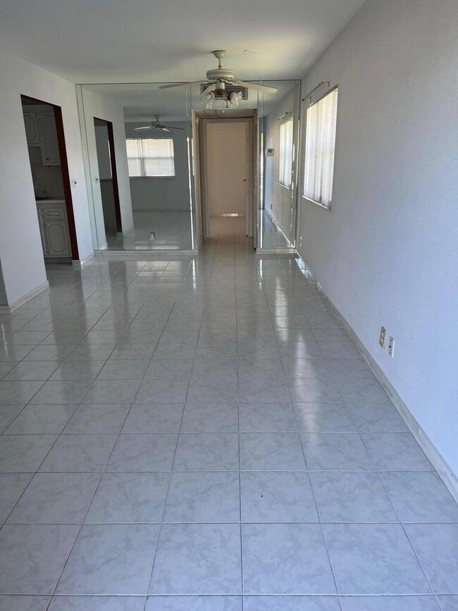 Building Photo - 371 Flanders Dr