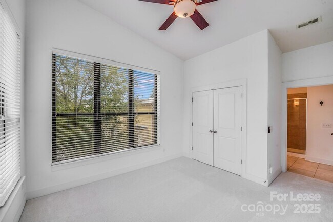 Building Photo - 914 Warren Burgess Ln